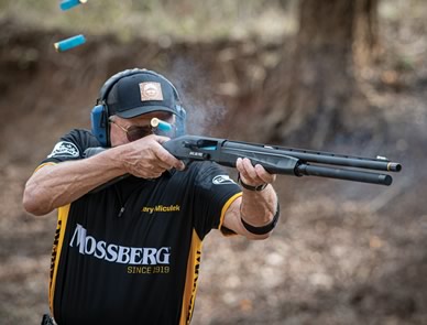 Analyzing Mossberg 940 JM Pro Issues and Tactical Options in the 940 Pro vs. Benelli M4 Showdown